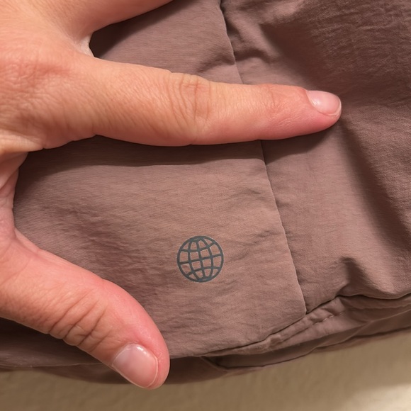 ADIDAS BIG BAFFLE DOWN JACKET SIZE MEDIUM - Picture 15 of 17